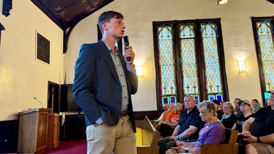 Sand: Iowans tired of feeling like there’s only two choices