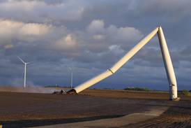 MidAmerican Energy moves forward with replacing tornado-damaged turbines