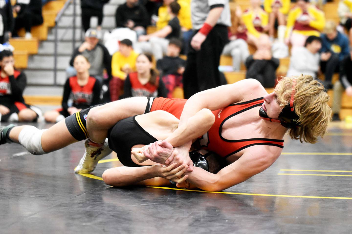 Lincoln Keeler gets back points on Jayden Harter of Atlantic in the battle for second.