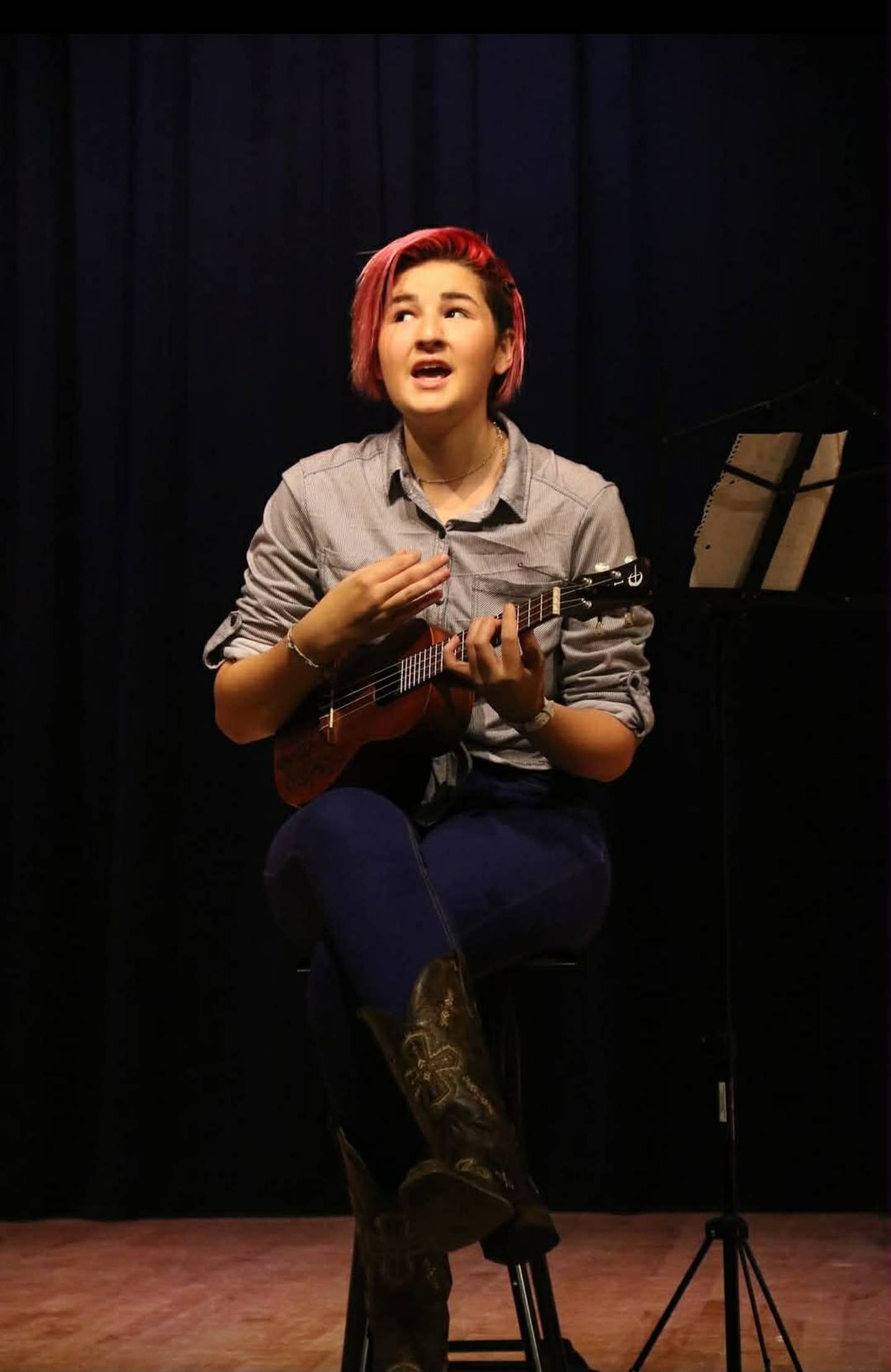 Lisa Williamson walks in memory of her granddaughter Caidynce Schwartz.