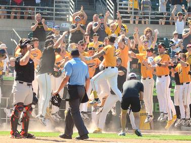 Frost helps Hawks contend
