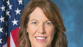 Axne meets with Creston Police Chief