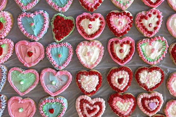 Still sweet: Valentine’s tradition celebrates 25 years