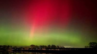 Aurora Borealis lights the sky in stunning display