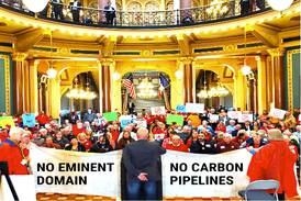 Carbon pipelines struggle to get Iowa landowners on board