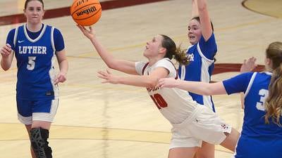 DeVault, Simpson see women’s hoops season close