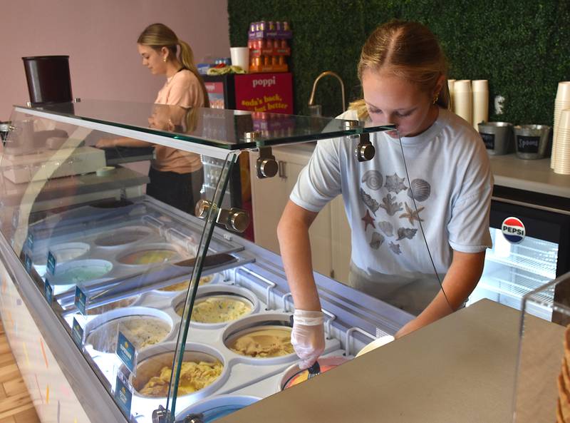 Breckyn Kawa scoops ice cream at B&B Scoops.