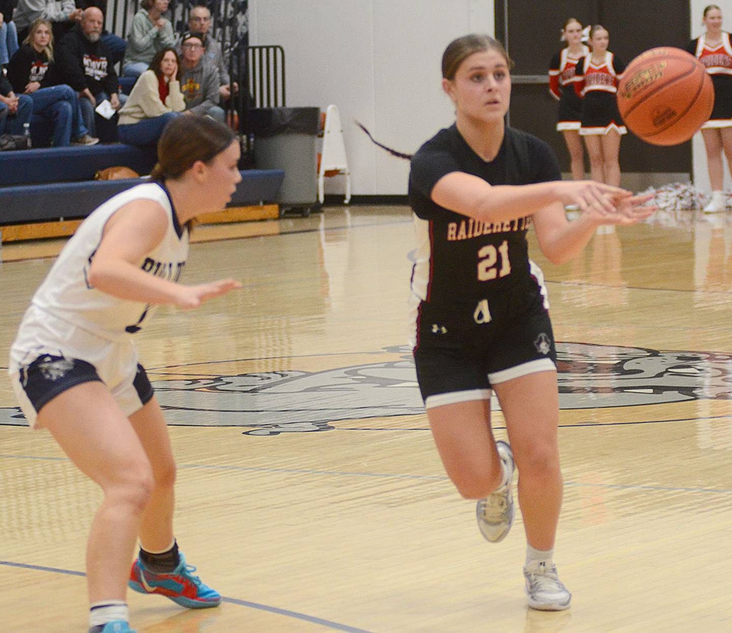 Dannie Stewart of Mount Ayr passes to a teammate during Thursday's game at Bedford.