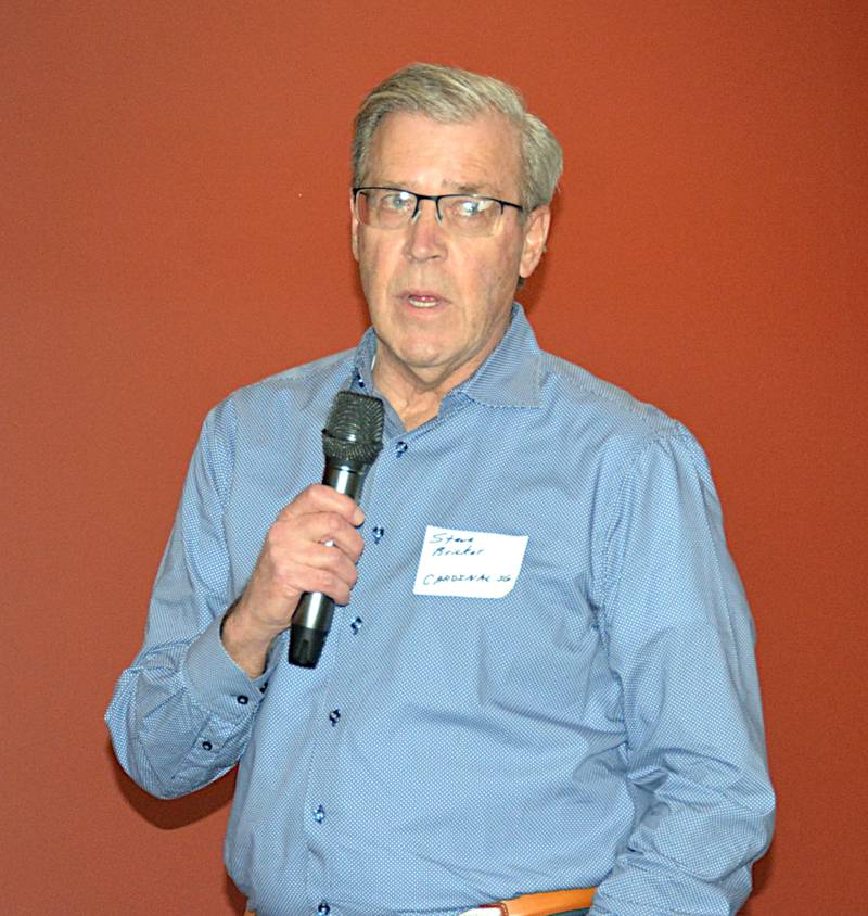 Cardinal IG Greenfield Plant Manager Steve Bricker speaks during the 2025 annual dinner of Midwest Partnership Thursday, Jan. 30 in Casey.
