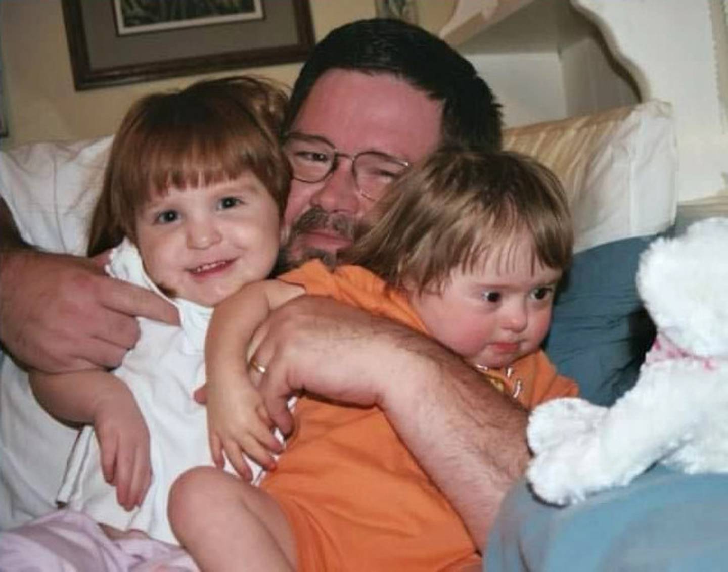 Young Jillian and Tessa with their father Clint.