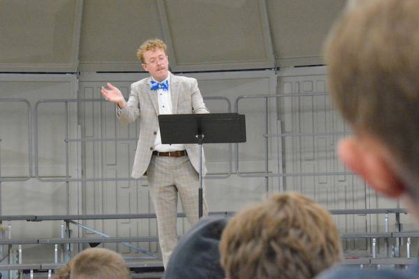 East Union graduate returns to conduct
