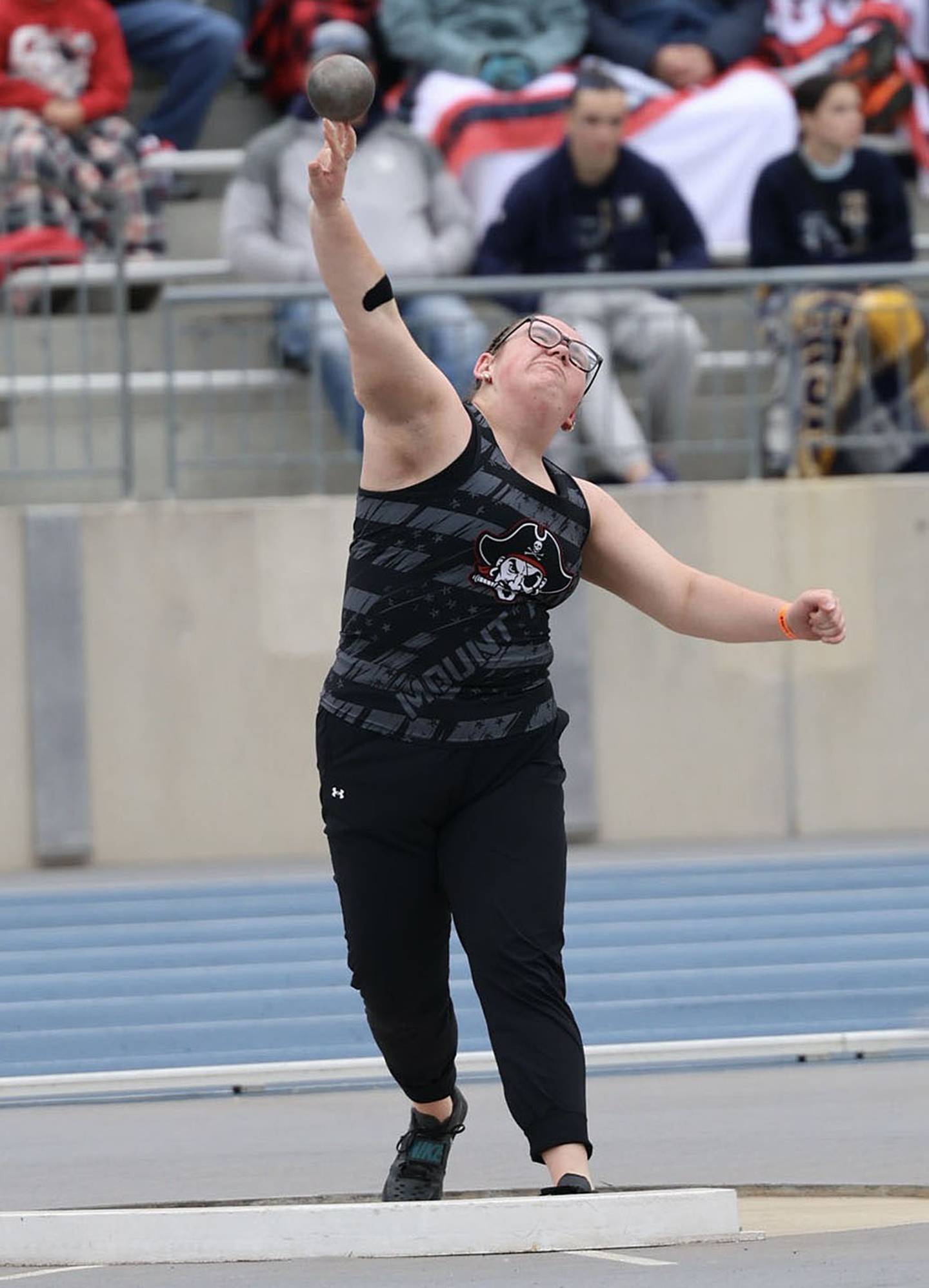 Emily Knox of Mount Ayr throws the shot put 37-01.75 to place sixth in Class 1A.