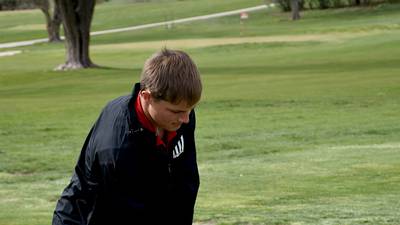 Panther golfers wind their way through wind