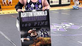 Honnold sets new career wins record as No. 5 Wolverines finish spotless at home