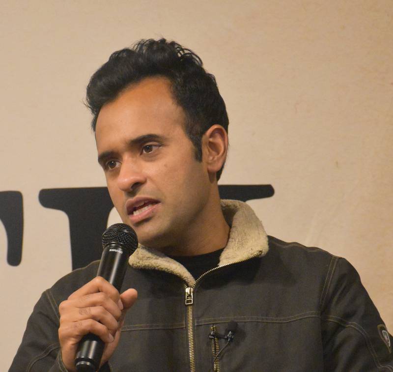 Vivek Ramaswamy speaks at the Creston Pizza Ranch Dec. 22.