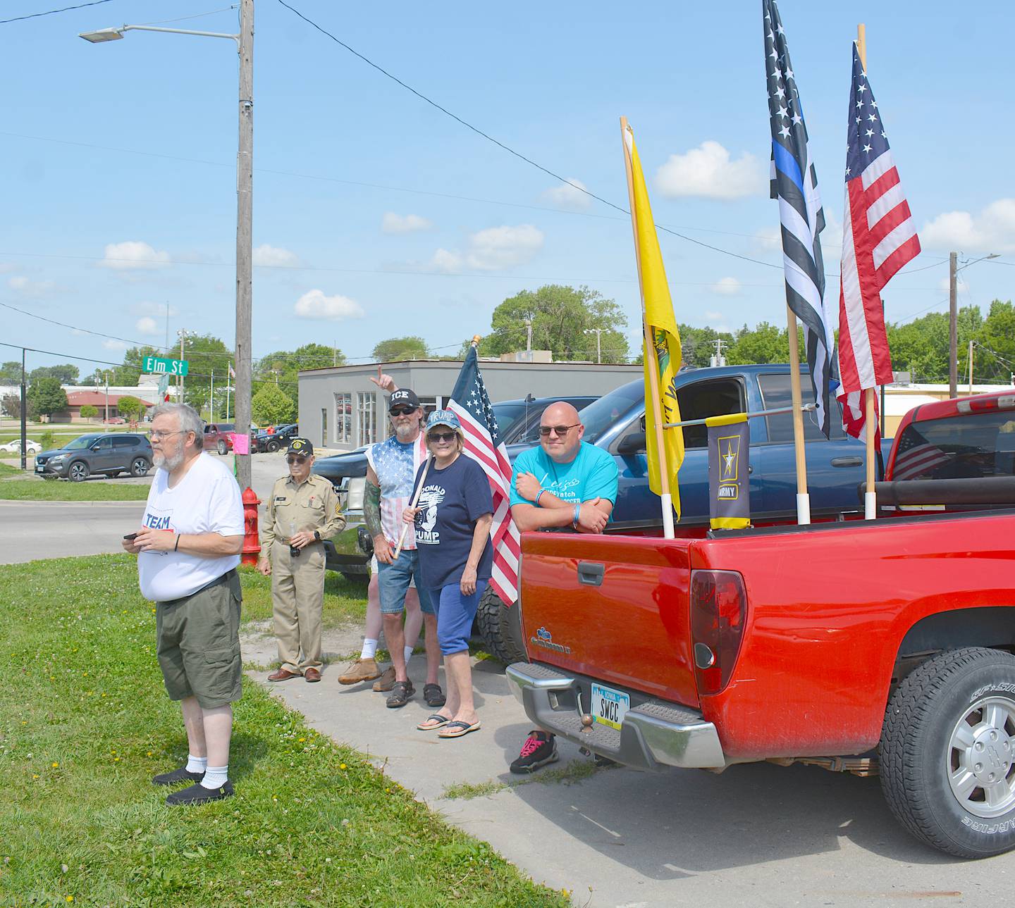 A group of counter-protesters who arrived to support Trump and exercise their free speech.
