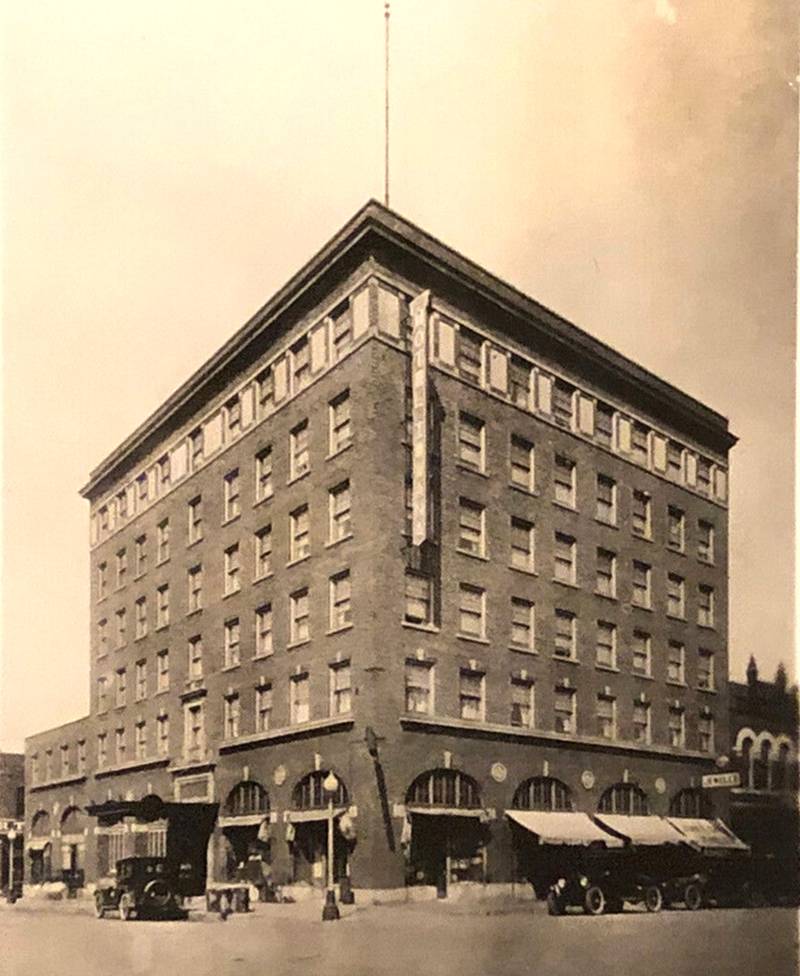The Iowana Hotel not long after its grand opening.
