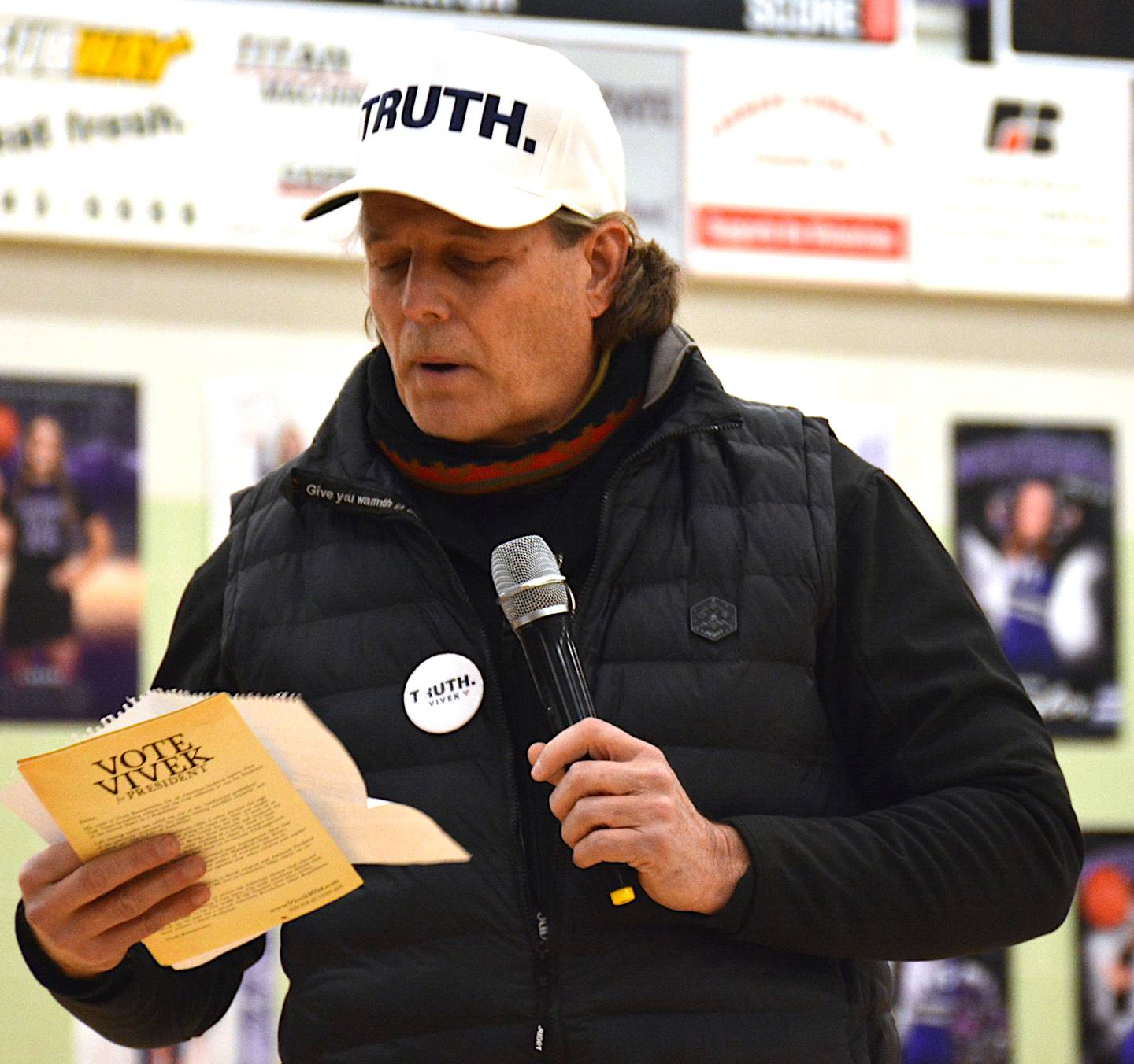 Brent Barnard of the Stanzel area speaks in support of Vivek Ramaswamy at the 2024 Republican caucus.