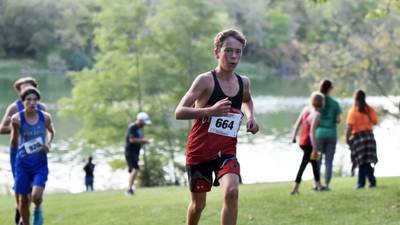 Weis, Davis lead Panthers at Clarke Invitational