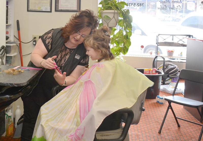A family ‘of hair’ Creston News