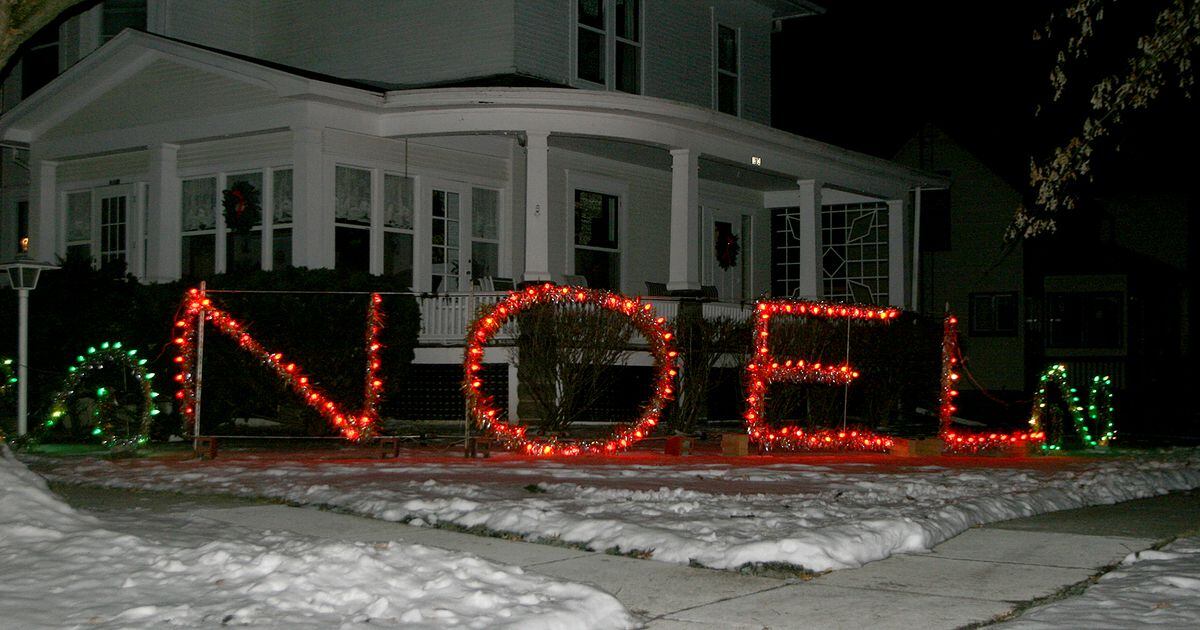 Revived sign still enjoyed each Christmas in Greenfield couple’s yard – Creston News