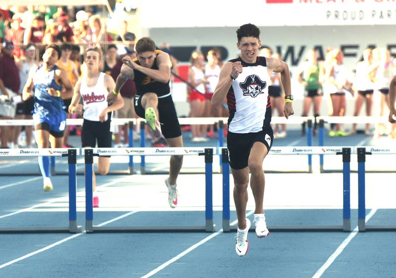 Gabe Funk and Ryce Reynolds - second and first in 1A 400m hurdles
