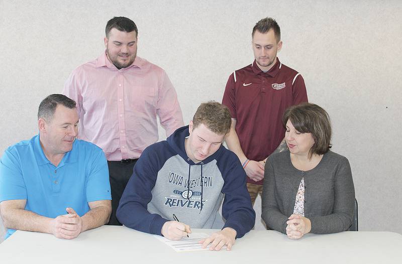 Clarke senior Crawford signs with Iowa Western for football Creston News