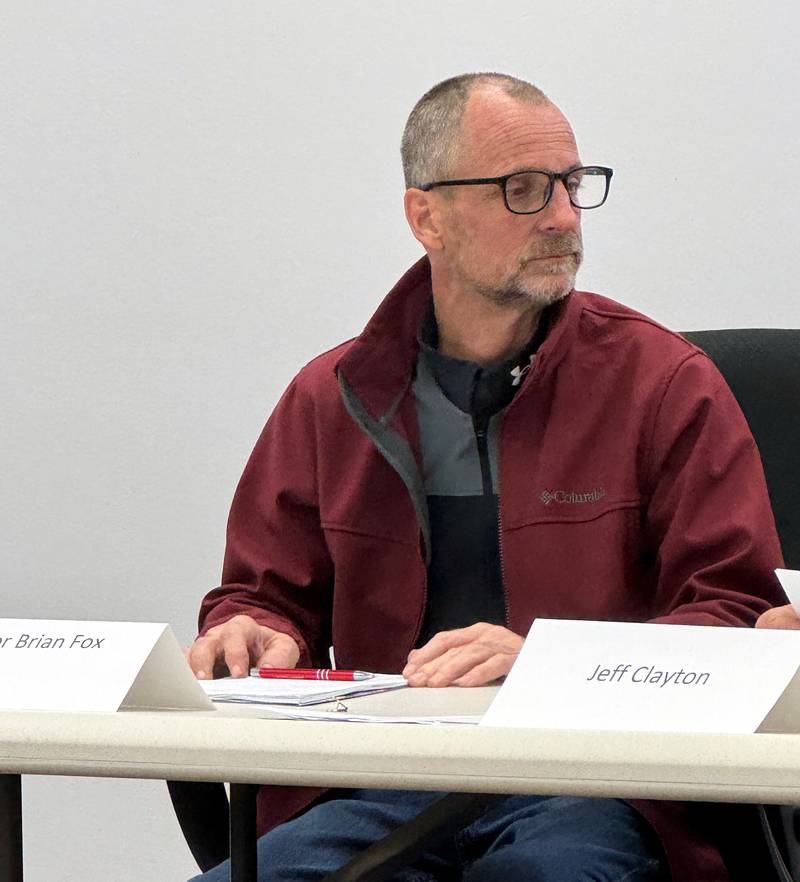 Greenfield Mayor Brian Fox presides over a Monday, Nov. 10 meeting.
