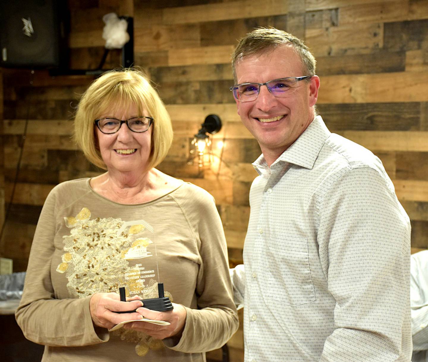 Susan Weight receives the 2023 Creston Chamber of Commerce Volunteer Leadership Award.
