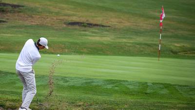 Southwestern tees off golf season