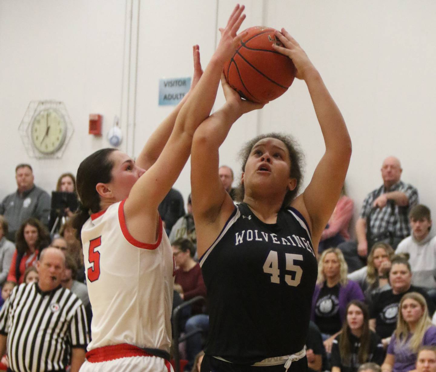 GIRLS HOOPS No. 7 Treynor outlasts No. 13 NV in regional game