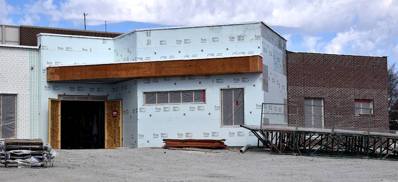 Mild winter weather has kept expansion of Greater Regional Health's lab and clinic on schedule.