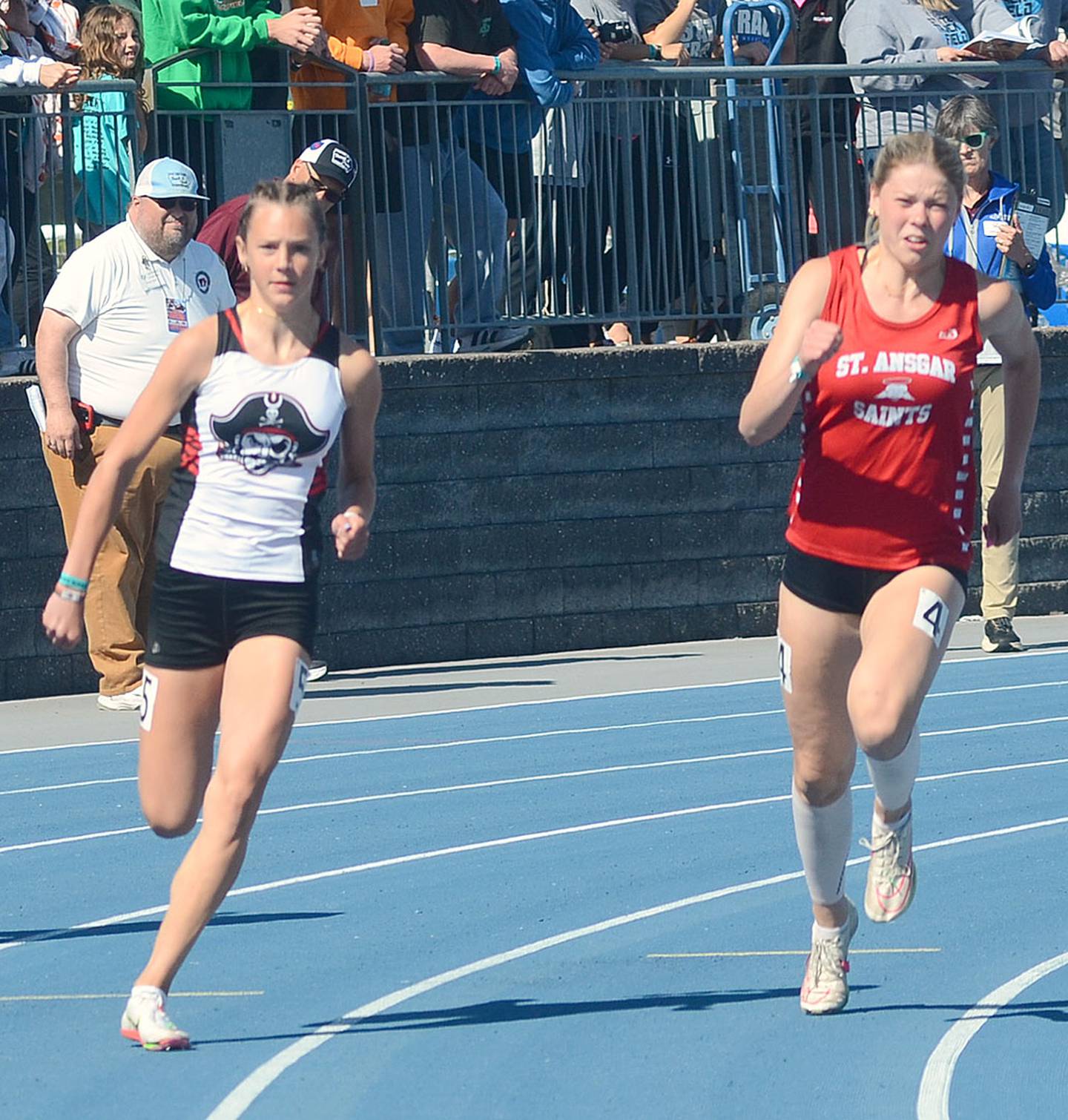 Mount Ayr freshman Emma Reynolds runs the 200 meters Saturday. Reynolds placed fifth in 26.11, running 25.93 earlier in the prelims. She also ran on the 4x100, 4x400 and sprint medley relays at state.